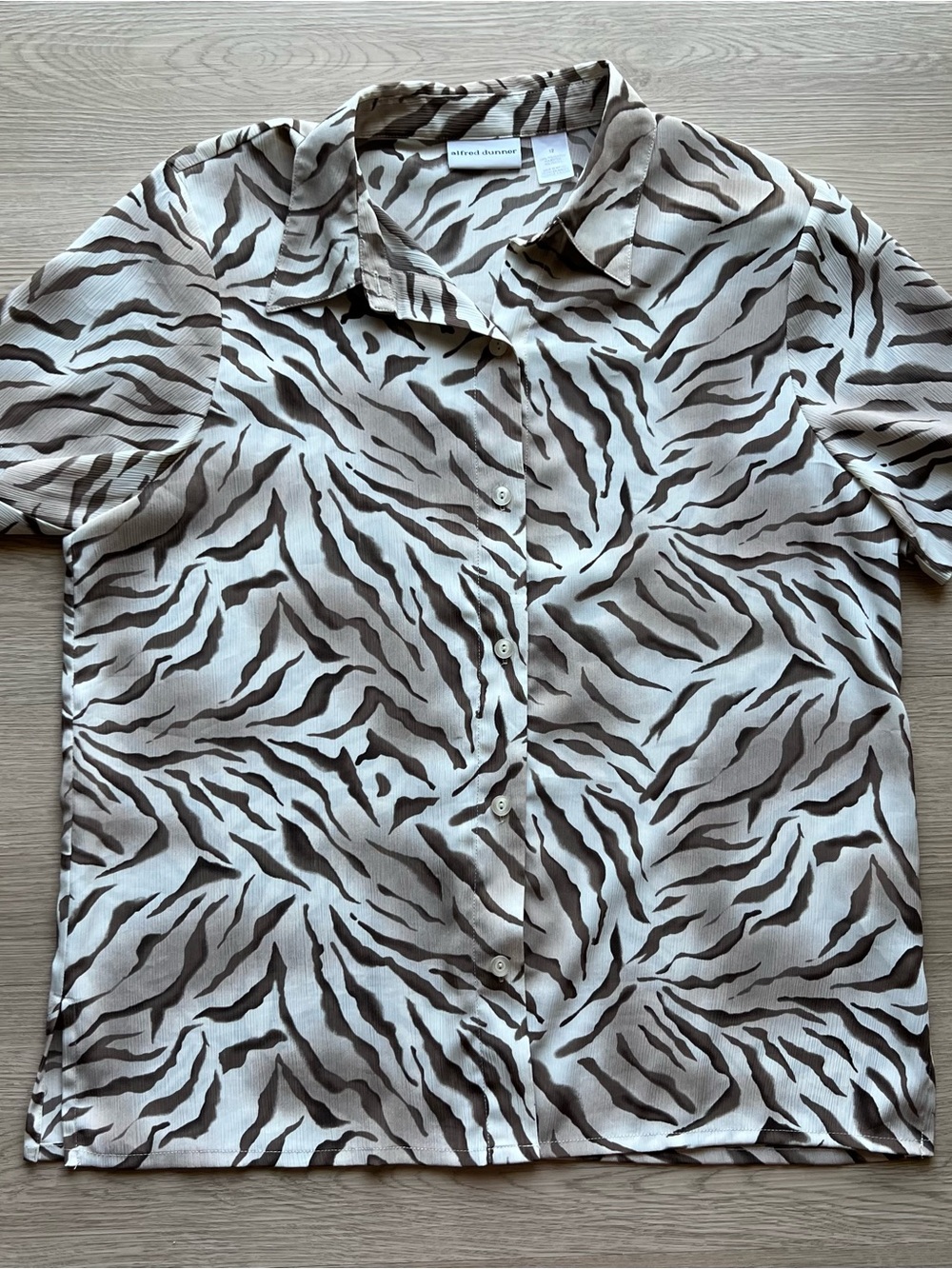 Alfred Dunner Tan Zebra Button Up
